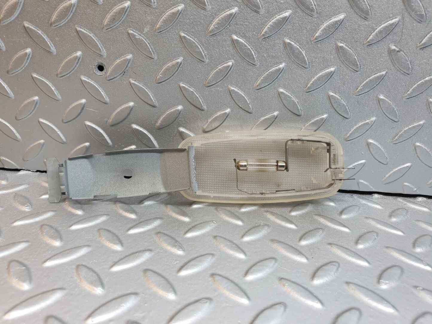 41983 Mercedes-Benz W202 C200 Interior Dome Light Hella 2028200101