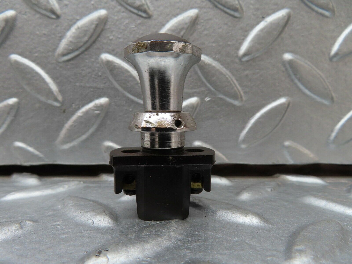 18655 Mercedes-Benz W120 W121 Ponton Switch Ceiling Lamp 2612