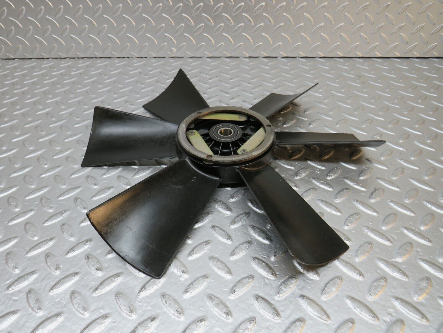 31762 Mercedes-Benz W201 190LE 1.8L Engine Cooling Fan 1022050506