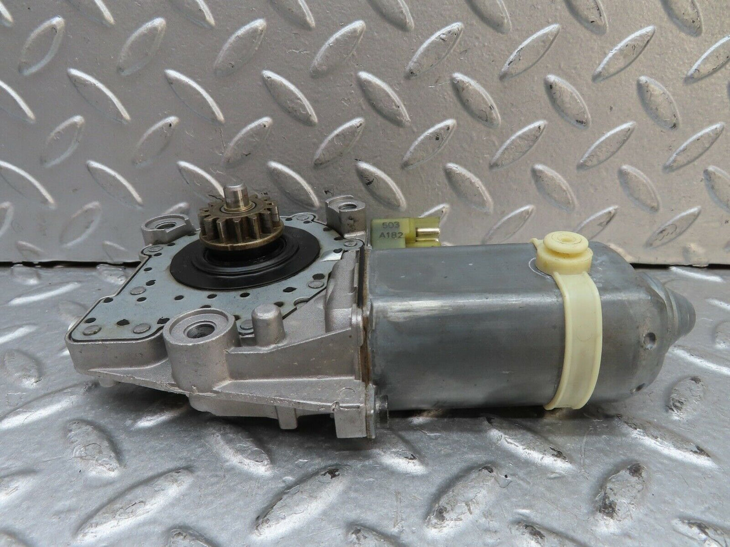 19359 Mercedes-Benz C140 CL420 Coupe Right Window Regulator Motor 0048201842