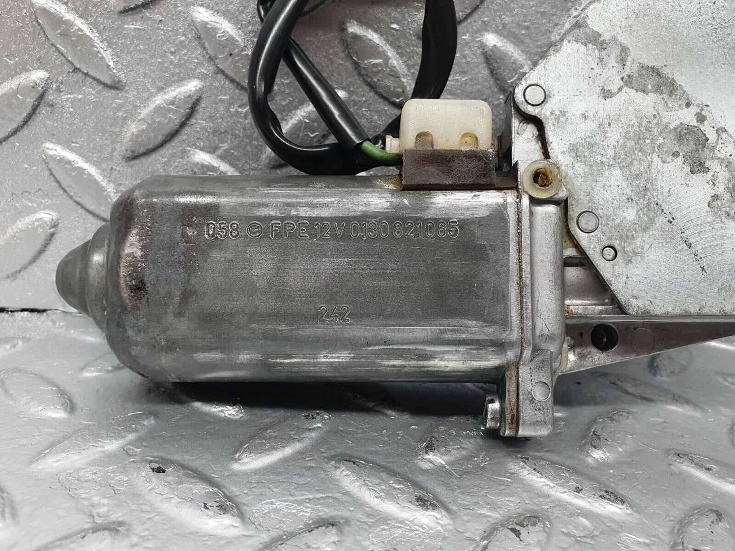 43653 Mercedes-Benz C126 380SEC Coupe Rear Left Power Window Regulator Motor Bosch