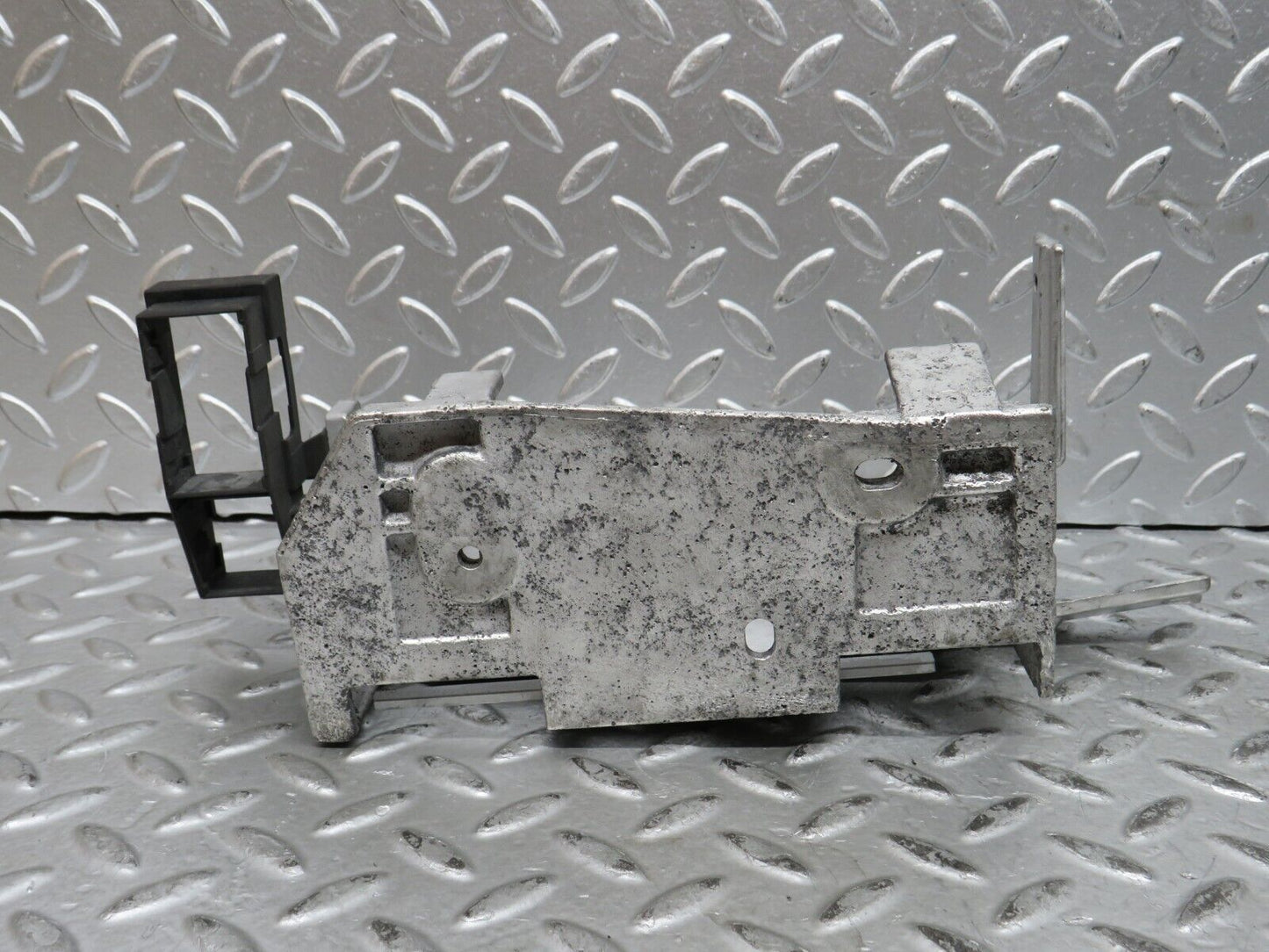 29051 Mercedes-Benz C124 320CE Engine Control Unit Tray Bracket 1245404973