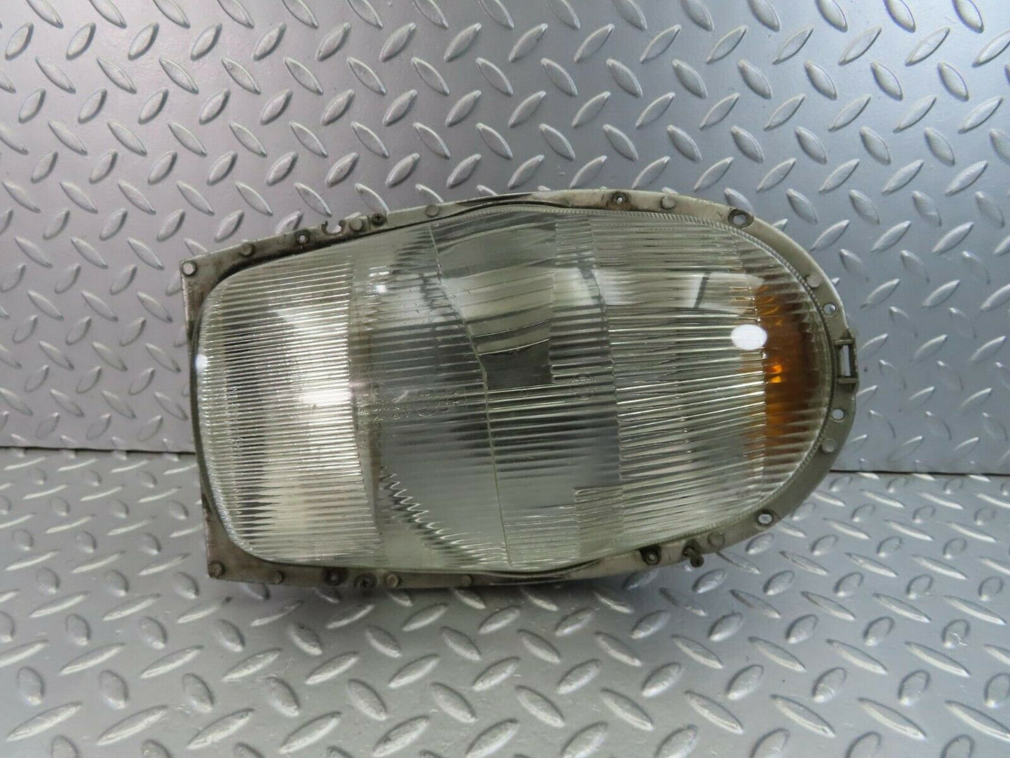 10638 Mercedes-Benz W108 Euro Headlight Bosch 1305320078