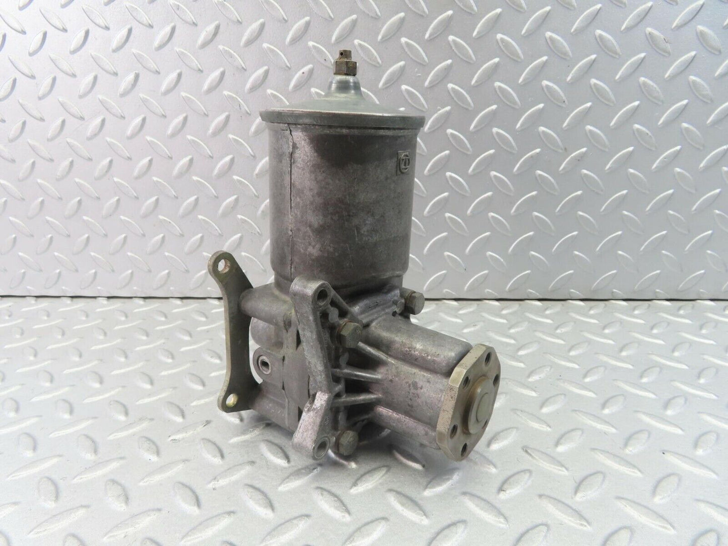 8285 Mercedes-Benz W201 Power Steering Pump 2014601280