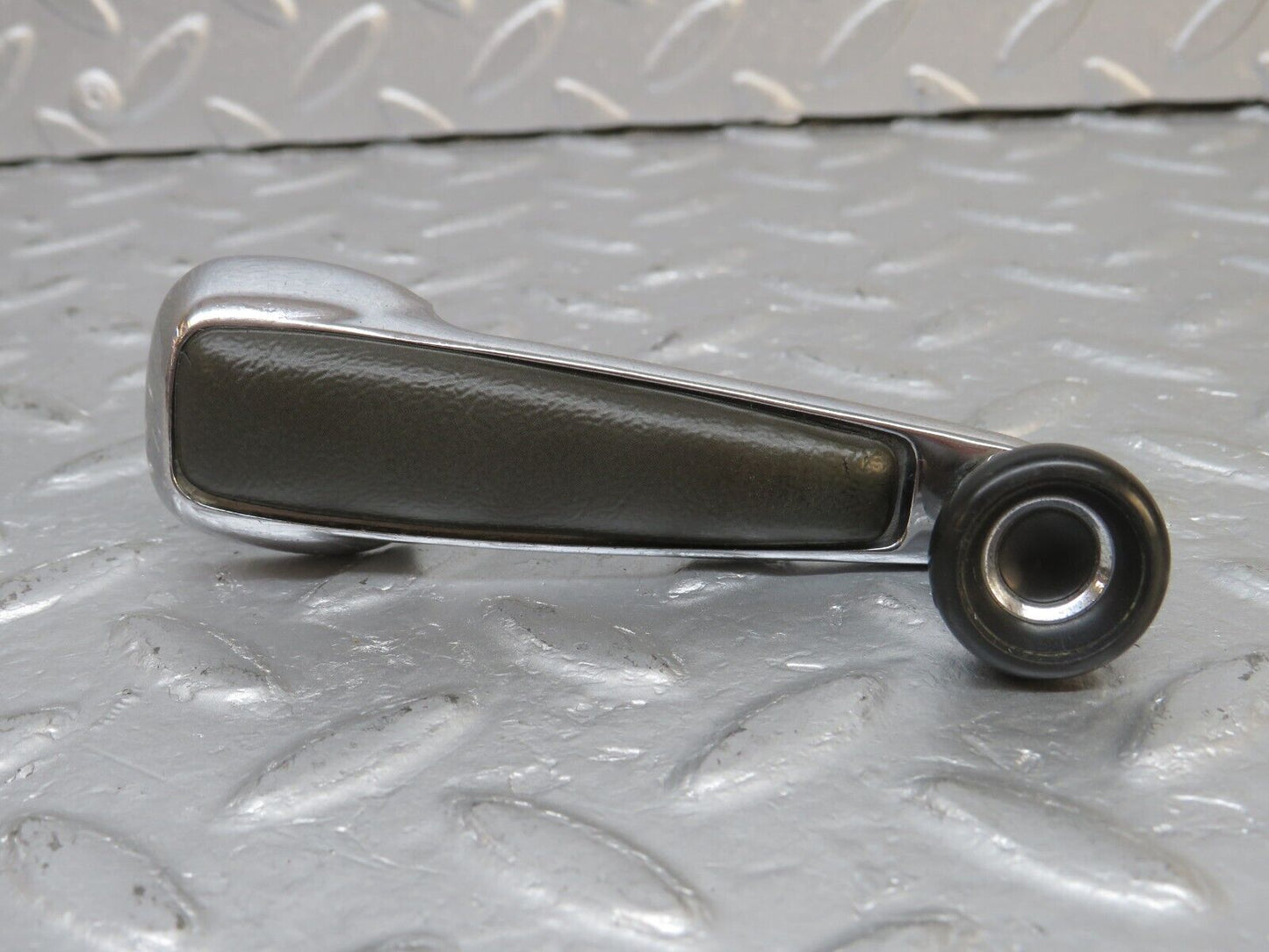 40220 Mercedes-Benz W110 230 Window Lifter Crank Handle