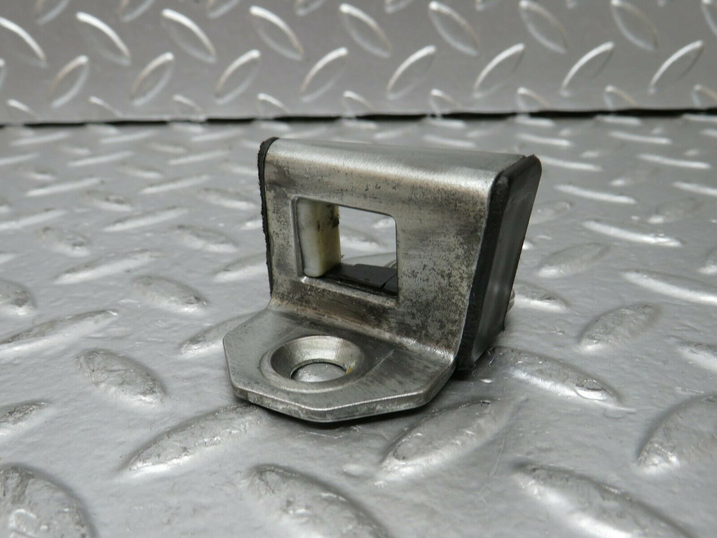 24312 Mercedes-Benz S124 220TE Wagon Door Lock Latch