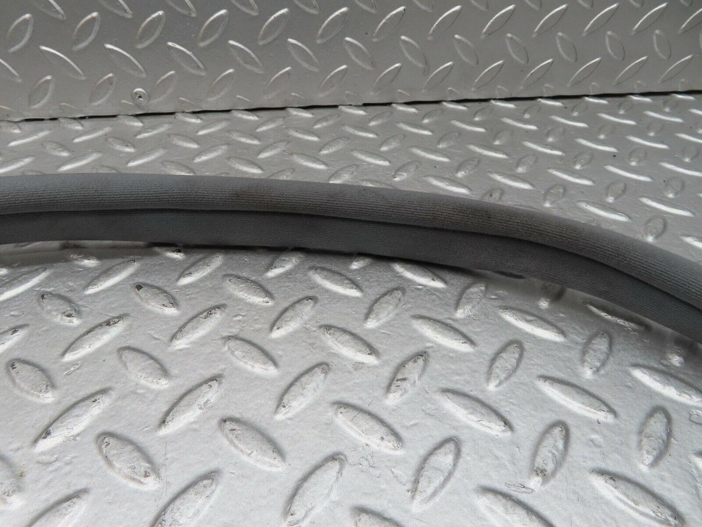 15019 Mercedes-Benz W140 S320 Front Right Door Seal