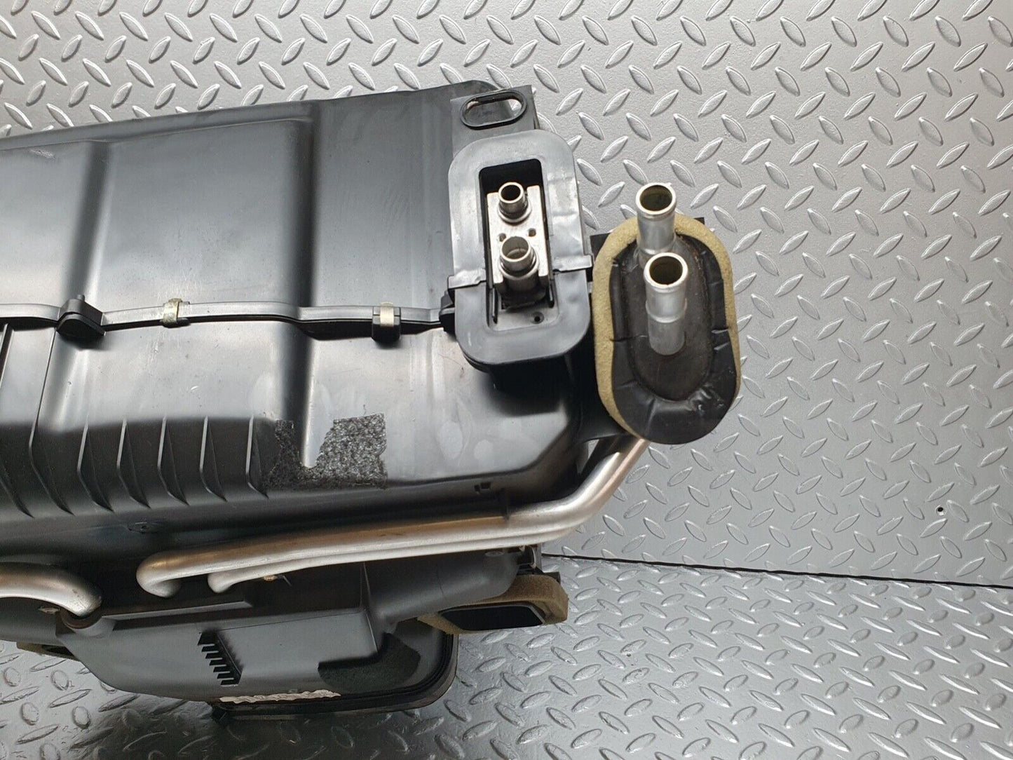 41995 Mercedes-Benz W202 C200 Heater Box Blower Housing Valeo 2028303962