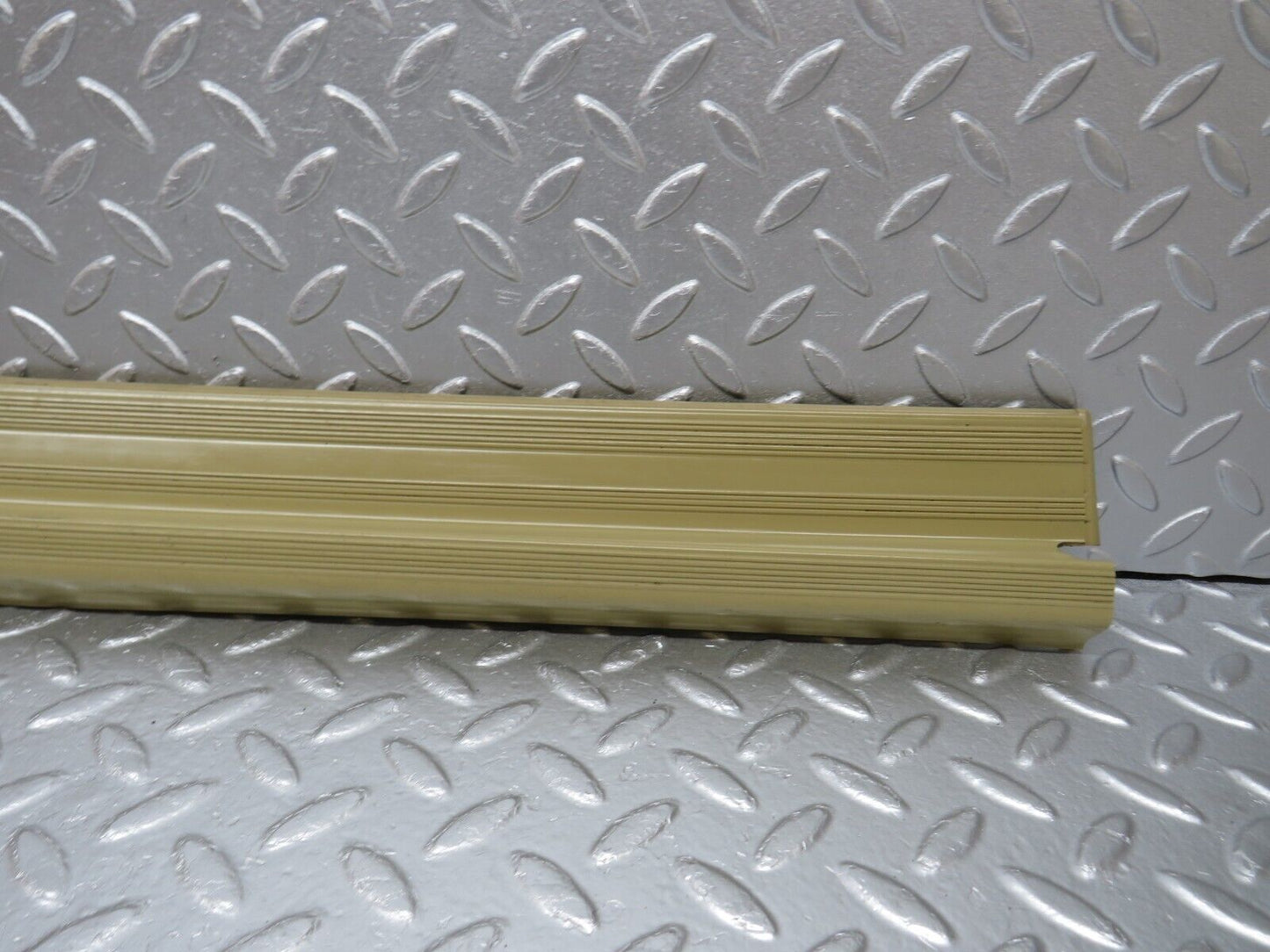 33983 Mercedes-Benz W124 260E Front Left Door Sill Beige