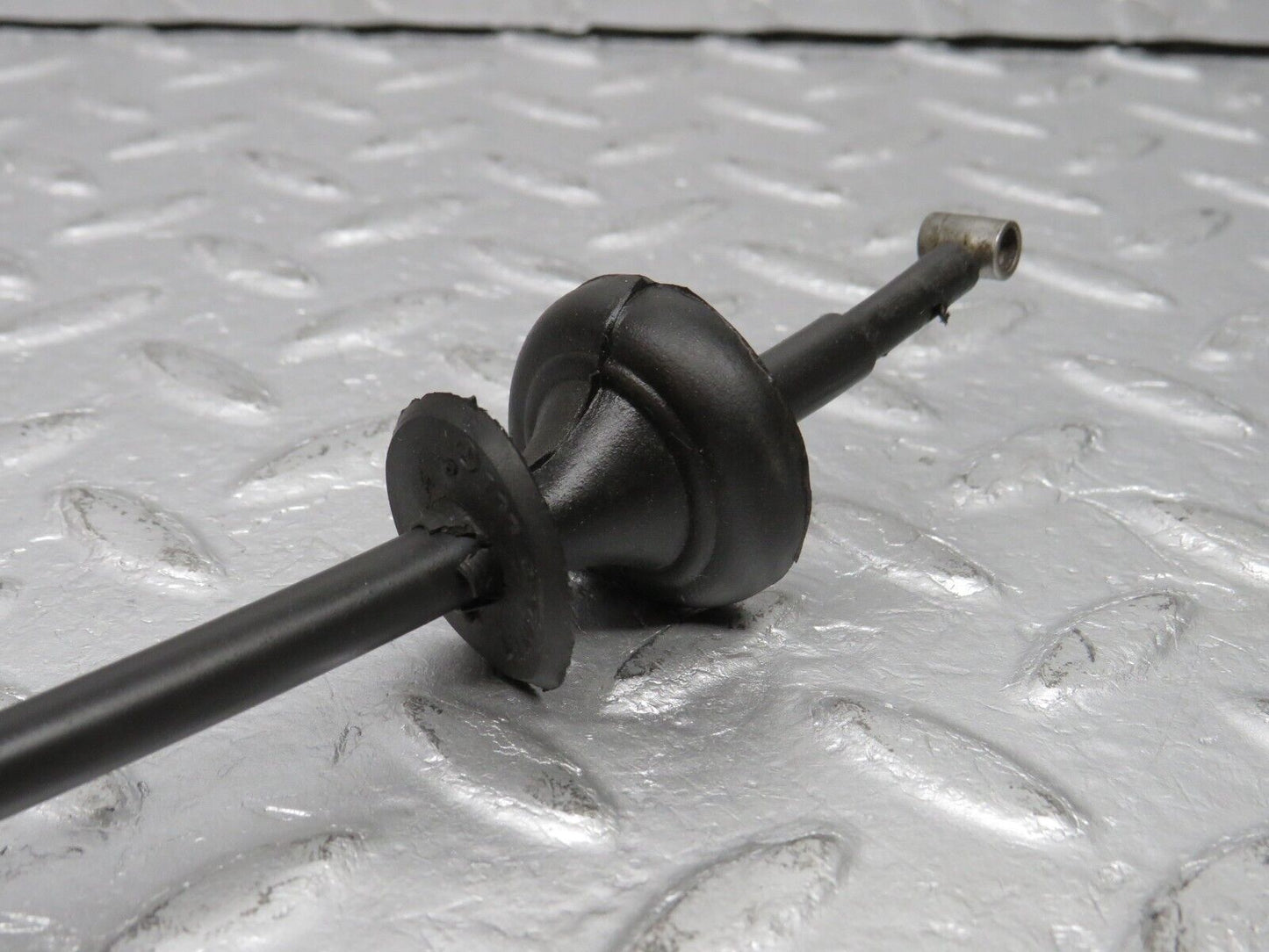 39210 Mercedes-Benz R107 500SL Coupe Bonnet Release Cable 1119970781