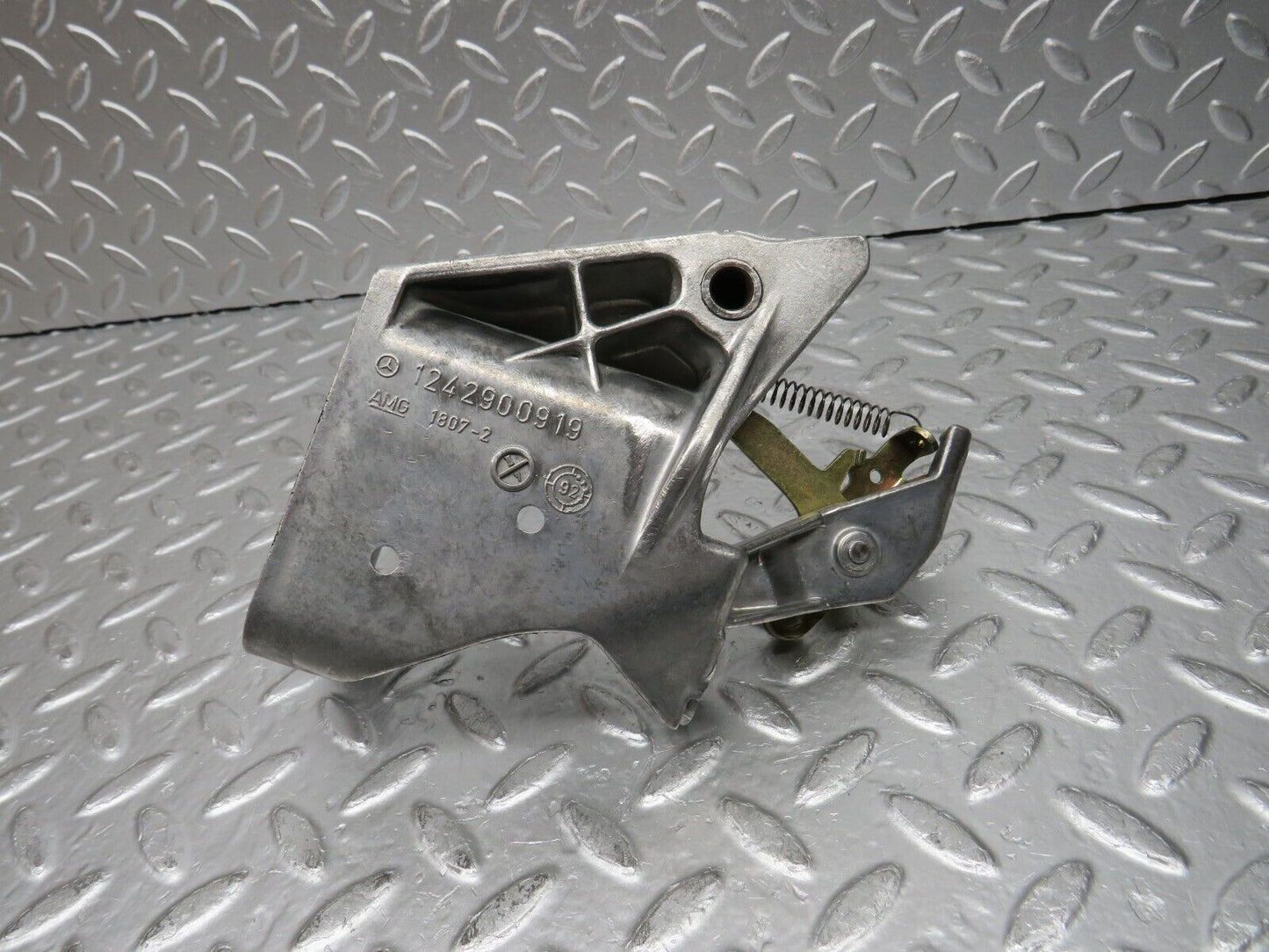 30367 Mercedes-Benz W124 230E Brake Pedal Bracket 1242900919
