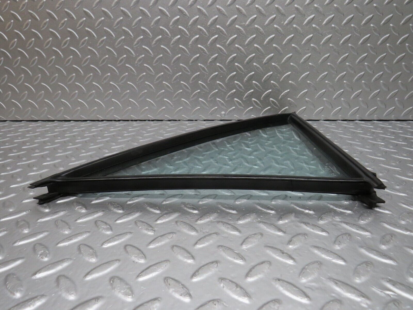 33141 Mercedes-Benz W126 Rear Left Quarter Window Glass 1267350124