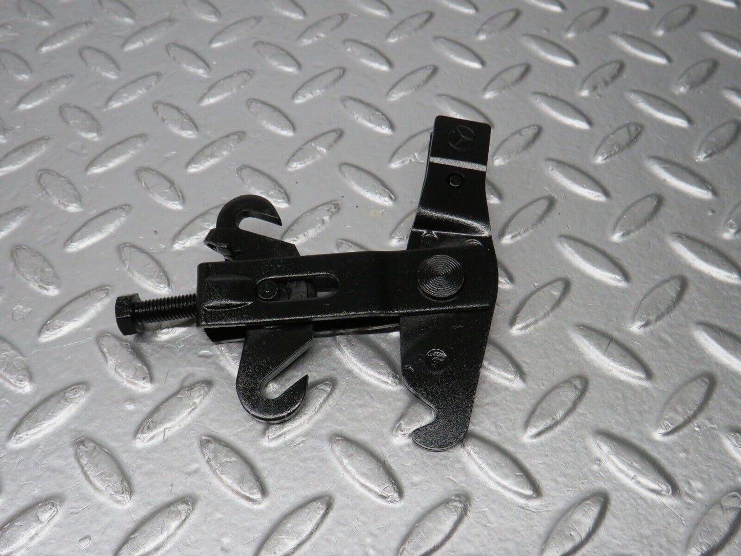 30905 Mercedes-Benz W201 190E 2.0L Handbrake Adjusting Handbrake Regulator