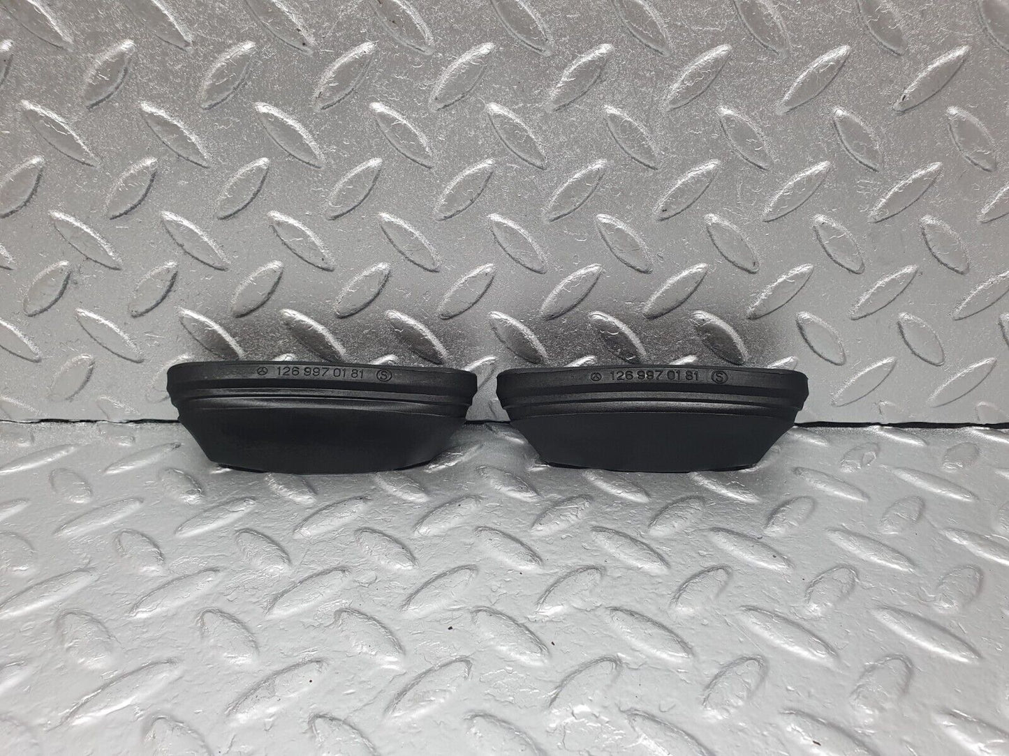 43532 Mercedes-Benz C126 380SEC Coupe Dashboard Centre Air Vent Rubber 2x 1269970181