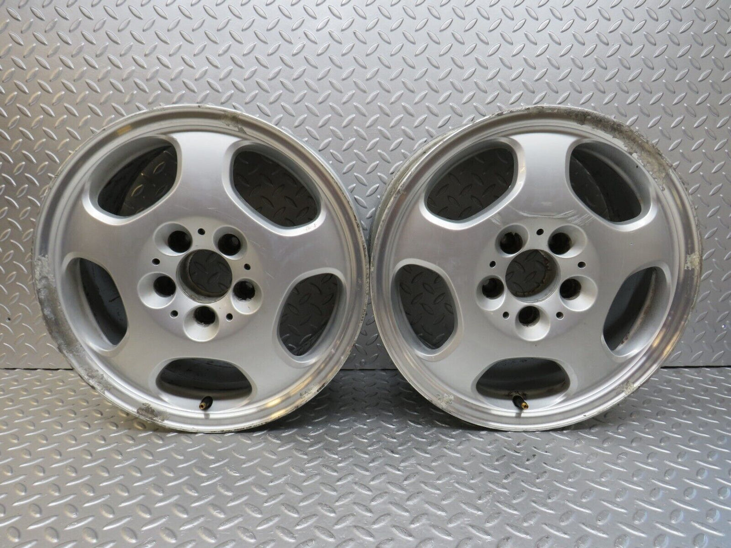 35086 Mercedes-Benz Alloy Wheel Set 7.5Jx16H2 ET41 2104011302