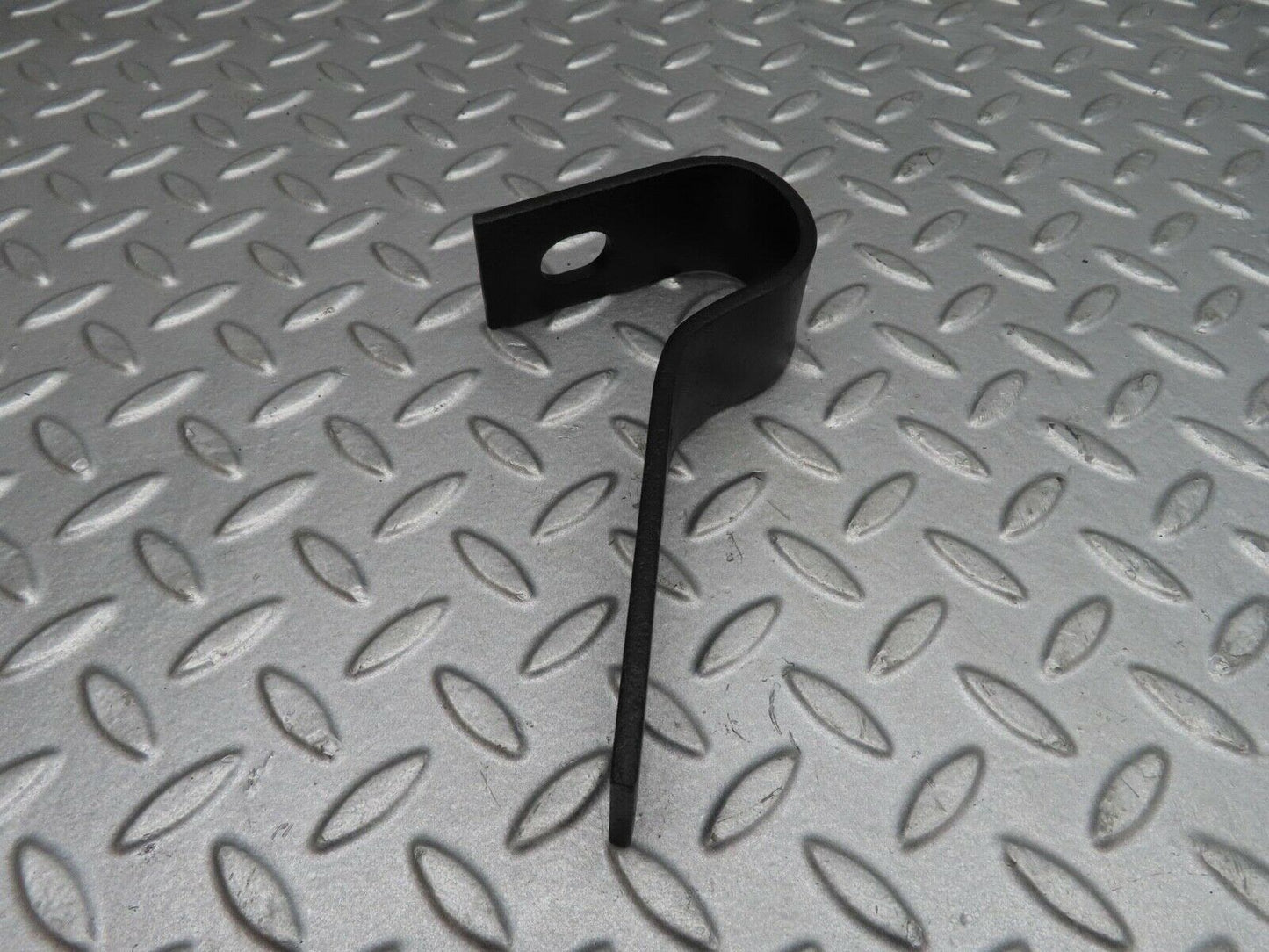 12281 Mercedes-Benz W108 280SE 3.5 Front Bumper Bracket