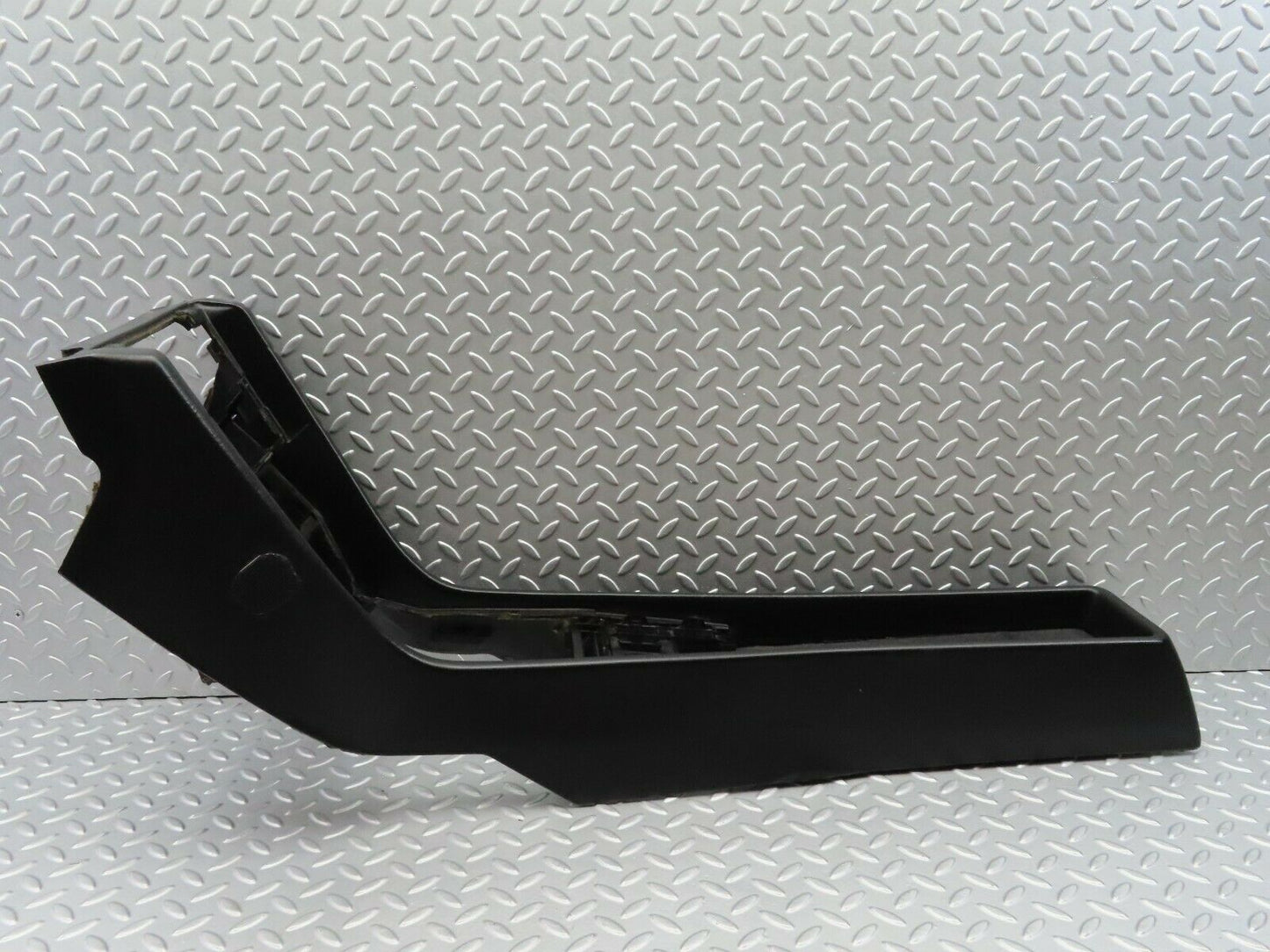 6456 Mercedes-Benz S124 E220 Wagon Centre Console Black