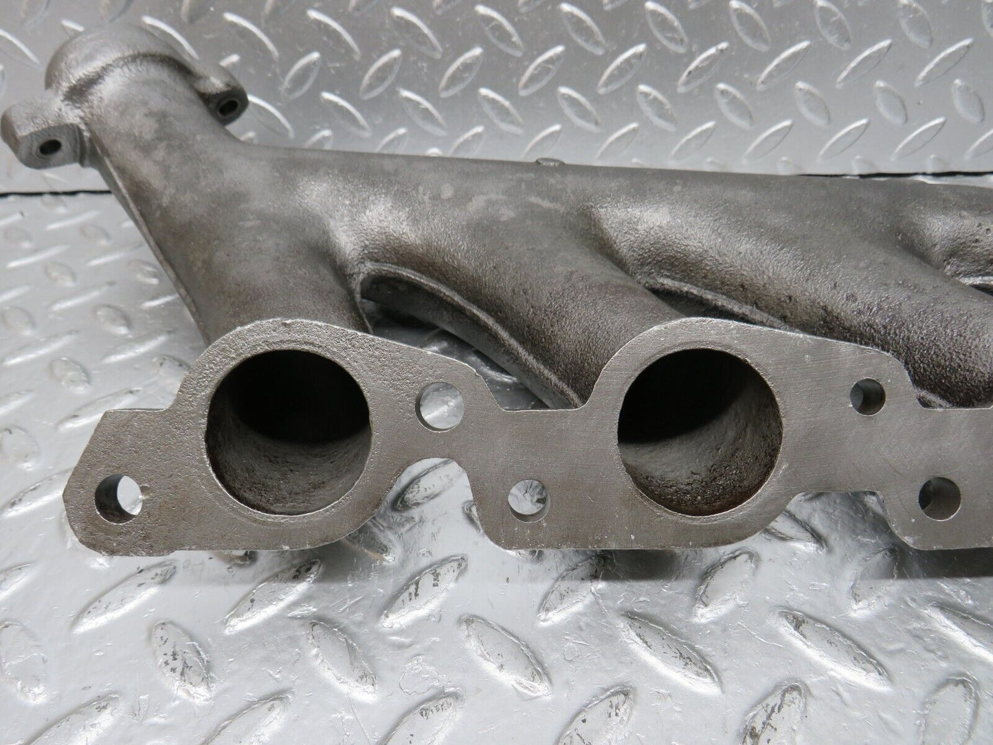 33107 Mercedes-Benz W124 200D Exhaust Manifold 6011420301