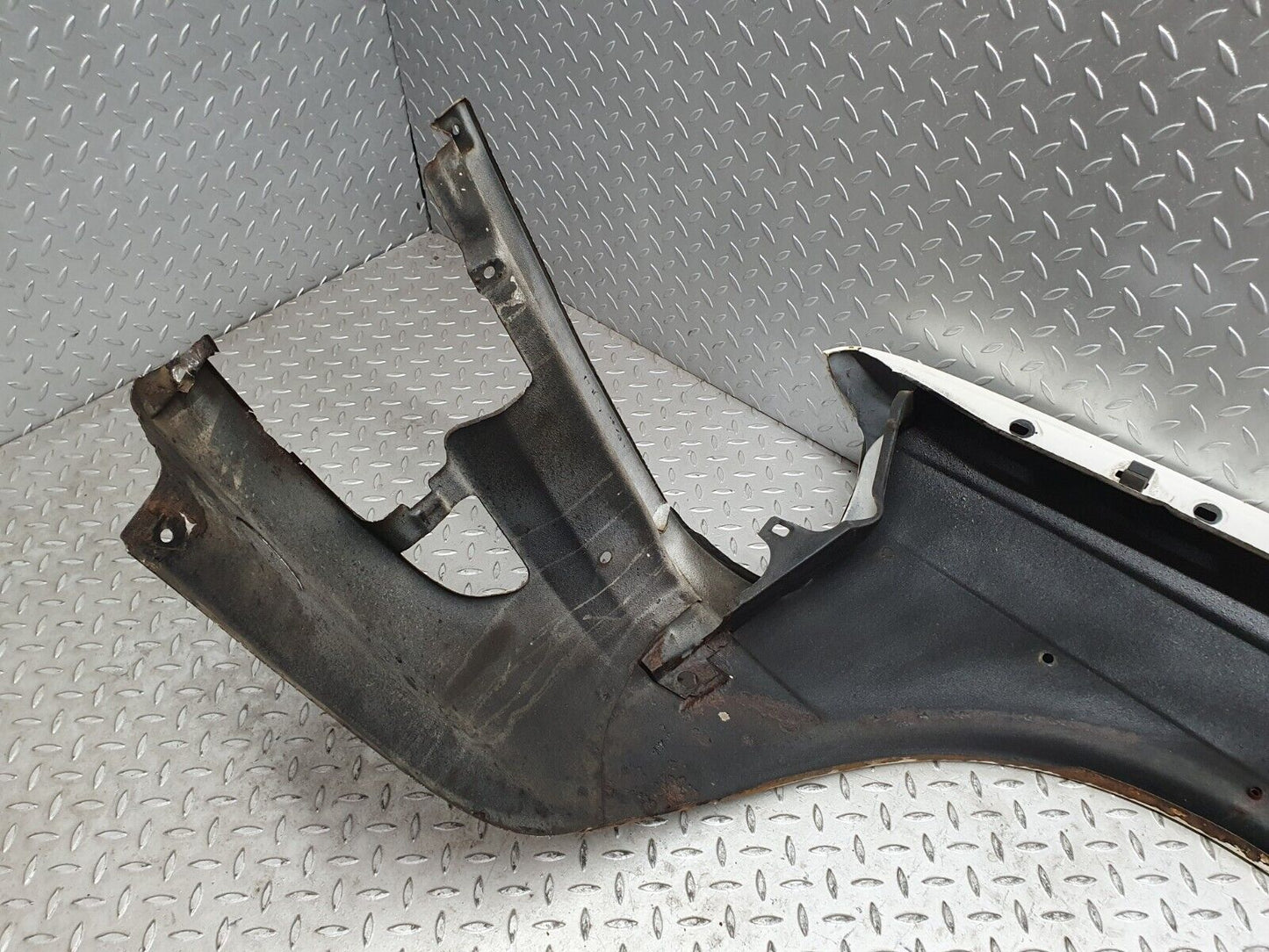 40809 Mercedes-Benz W123 300D Front Right Wing Fender