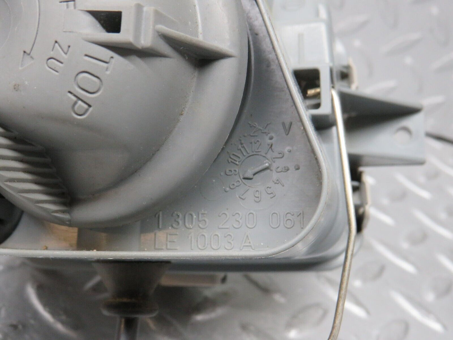 38465 Mercedes-Benz R129 280SL Coupe Front Left Fog Light Bosch 0305120001 1298200156 1305621245