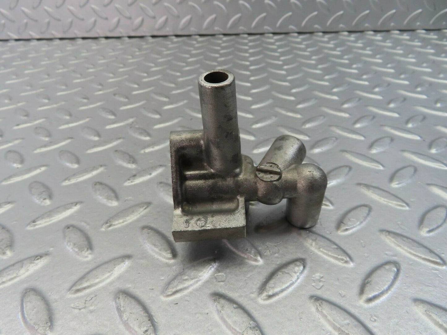 10789 Mercedes-Benz W123 230E Idle Control Valve 1020940512