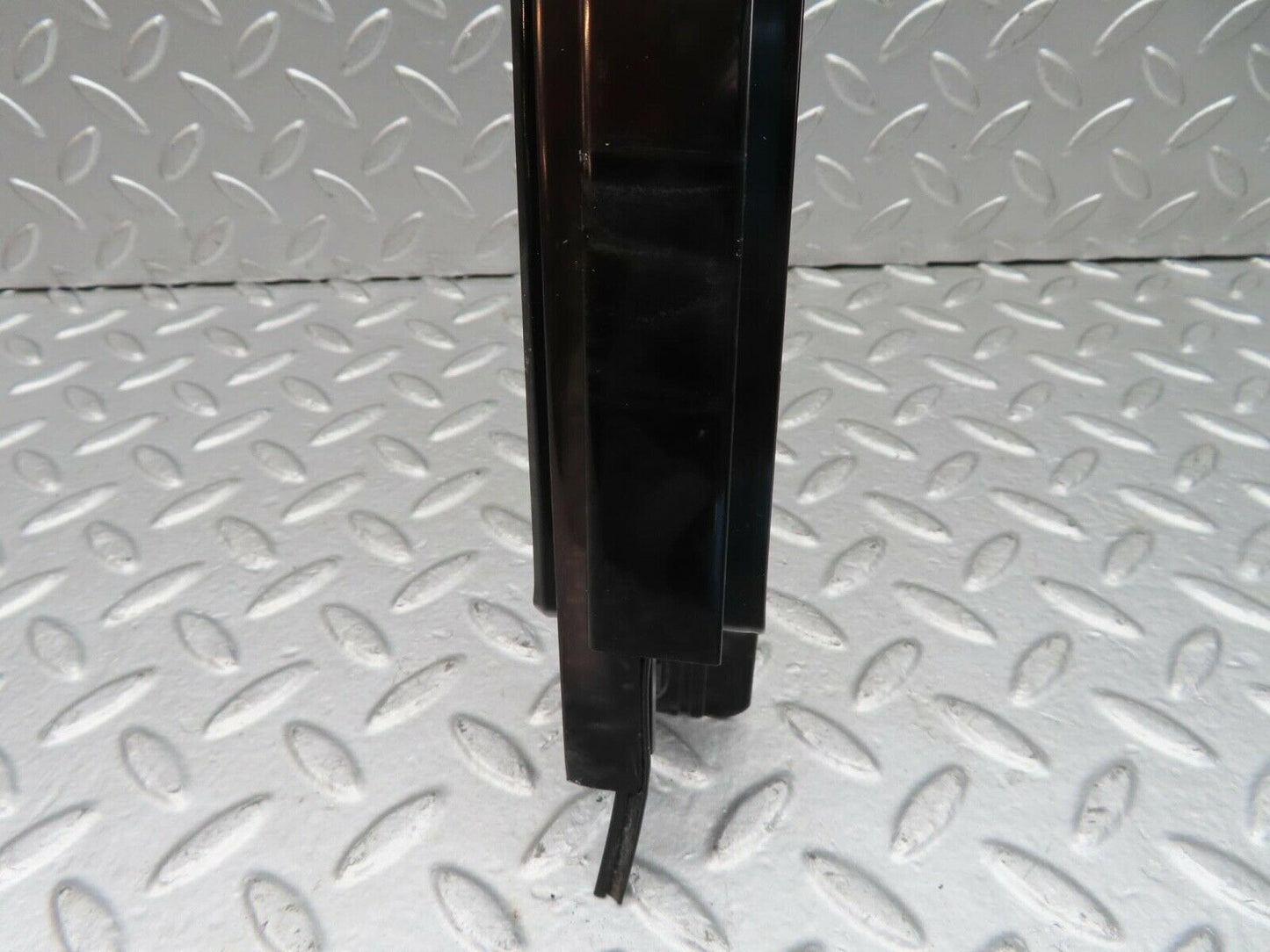 15027 Mercedes-Benz W140 S320 Rear Right Door Window Channel