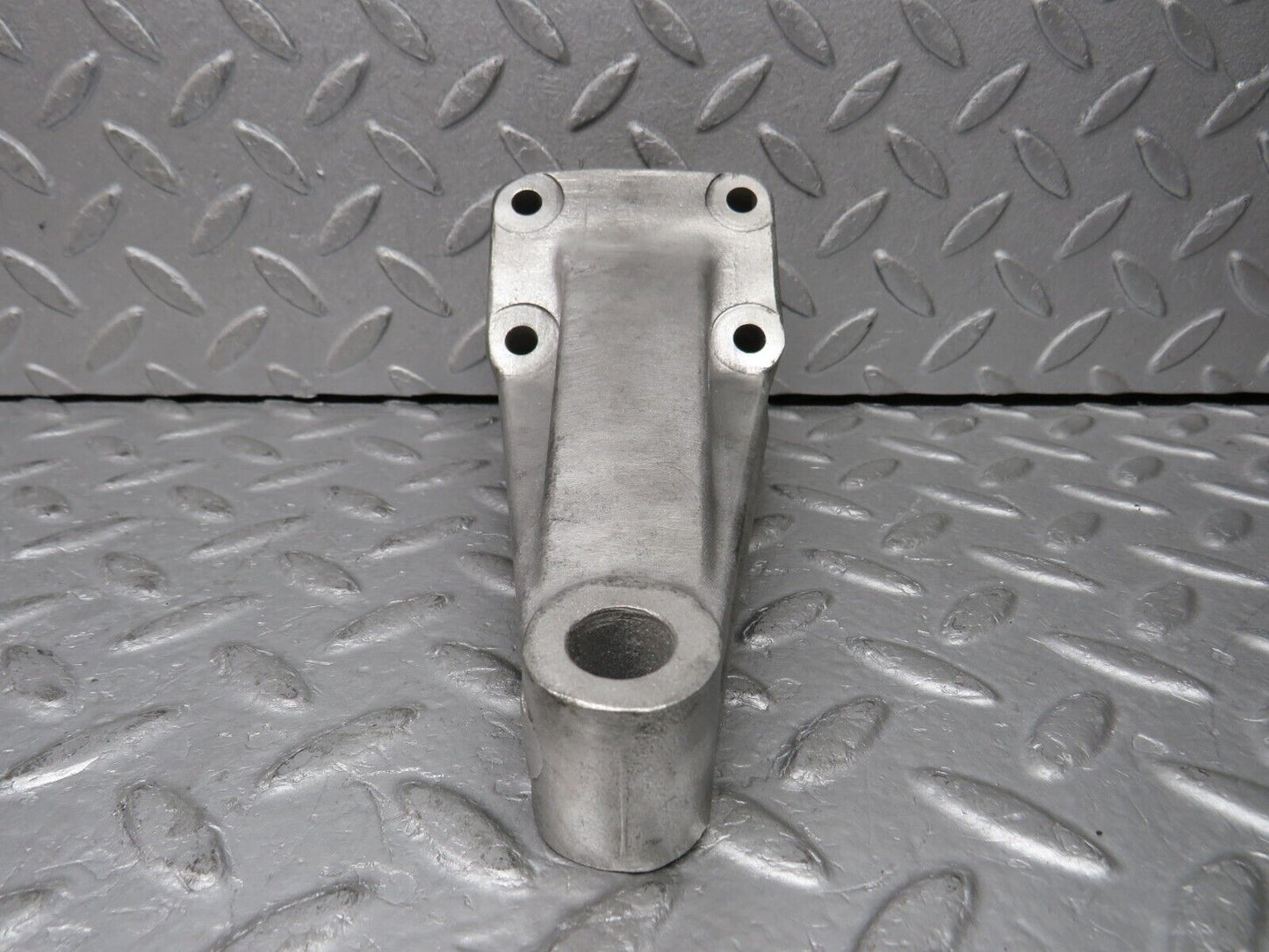 37616 Mercedes-Benz W109 300SEL Engine Mount Bracket Right Side 1162231304