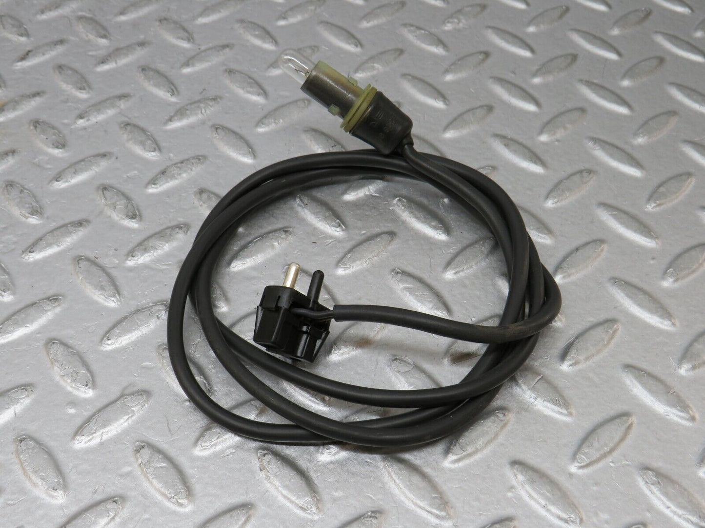 36268 Mercedes-Benz W126 420SE Front Wing Indicator Wire Cable 1249971881