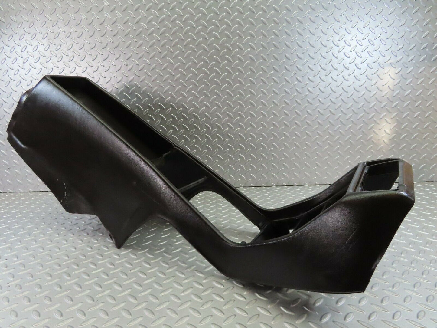 7655 Mercedes-Benz S123 230TE Wagon Centre Console Black
