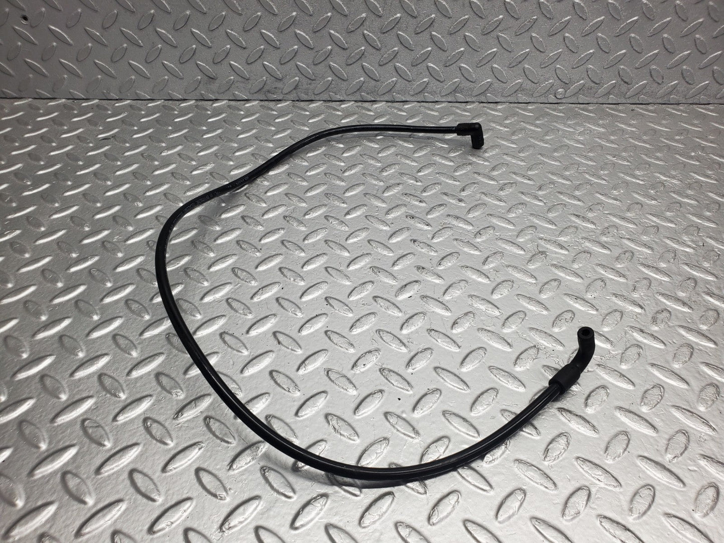 W124 Wagon throttle body valve vacuum hose pipe used OEM