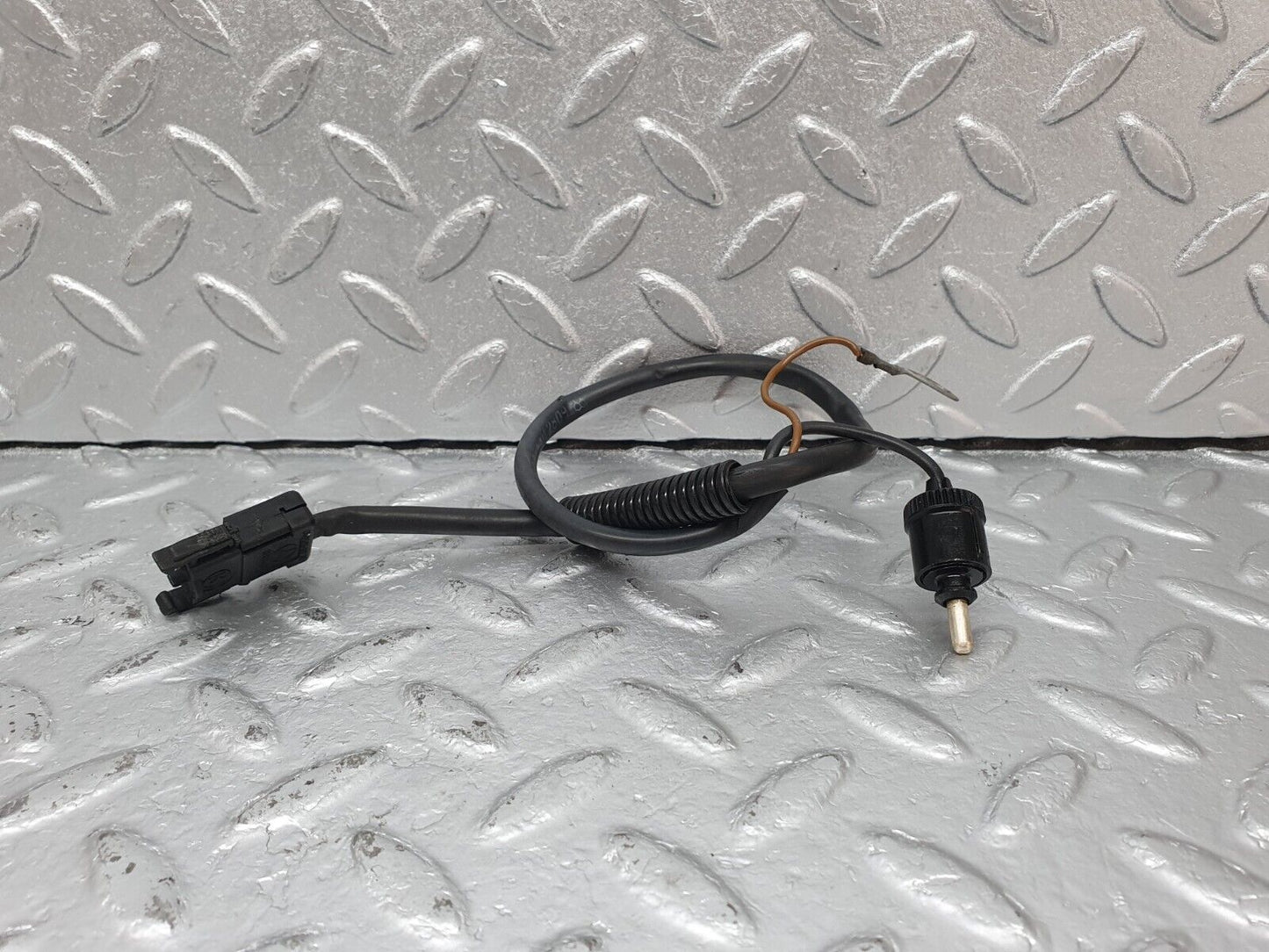 41587 Mercedes-Benz W124 200E Engine Cooling Fan Wire 1245402809