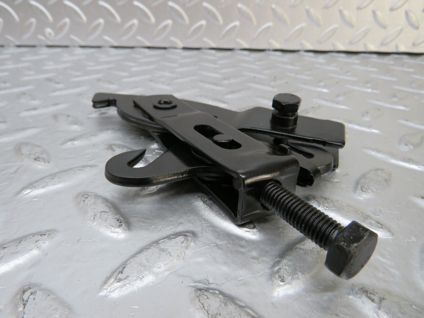 25775 Mercedes-Benz W124 280E Handbrake Regulator