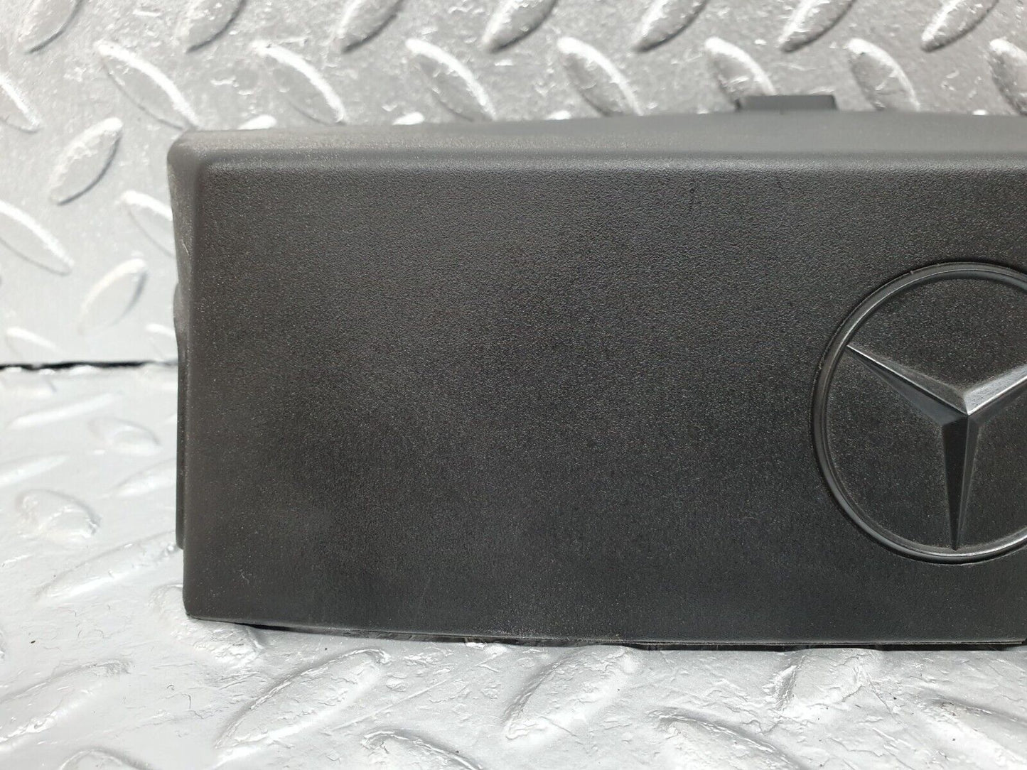41961 Mercedes-Benz W202 C200 Engine Cover 1111580185