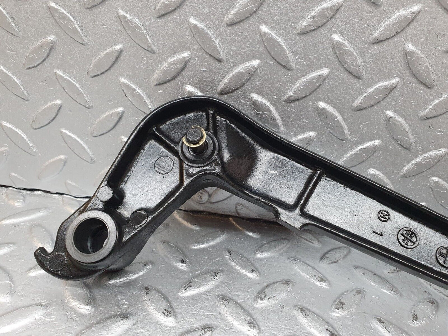 41458 Mercedes-Benz W124 200E Clutch Pedal With Rubber 2012902116 2012910282