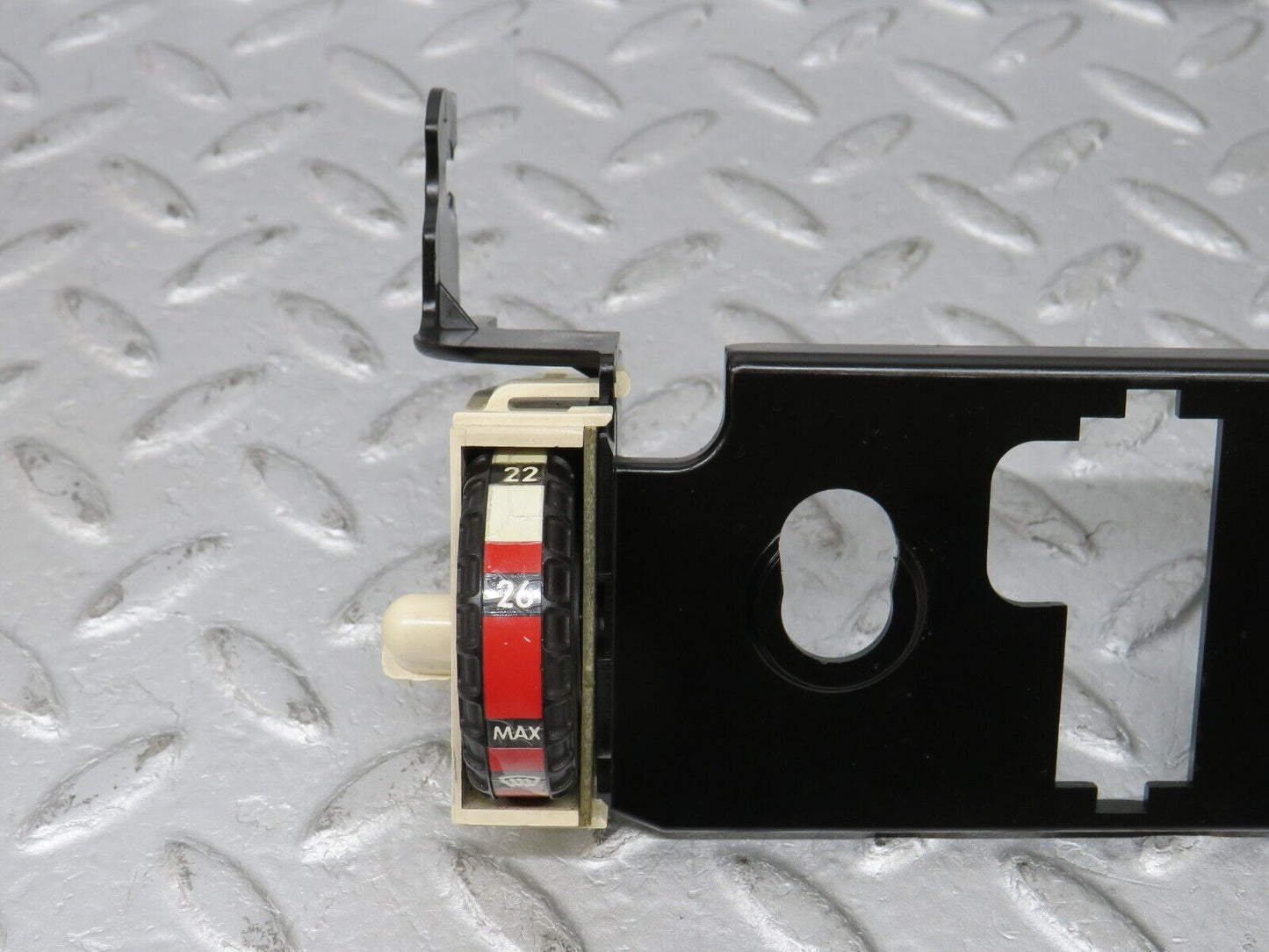 36101 Mercedes-Benz W126 420SE Heater Control Switch & Bracket 1268330014 1268200103 1268200203