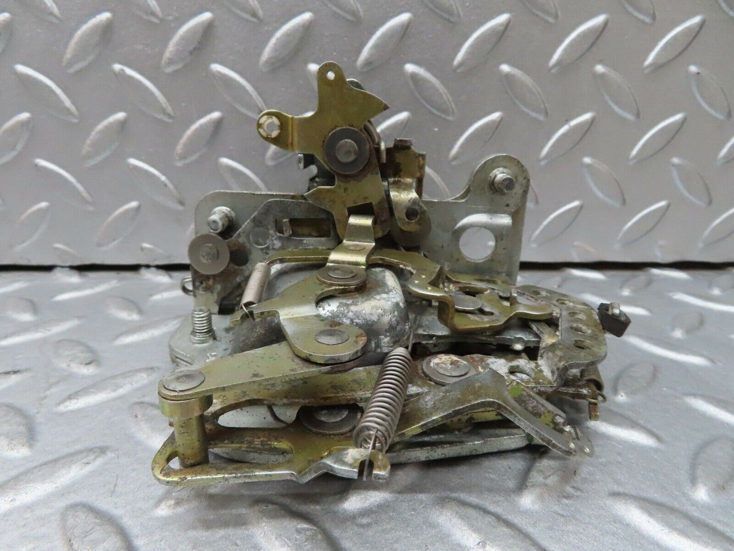 17762 Mercedes-Benz W116 450SEL Rear Right Door Lock Mechanism