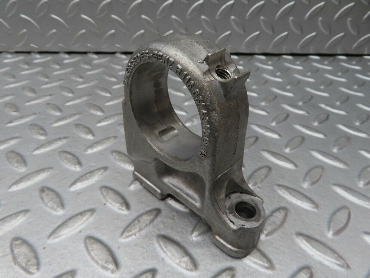 17725 Mercedes-Benz W116 450SEL Camshaft Tower Bearing 1160514312