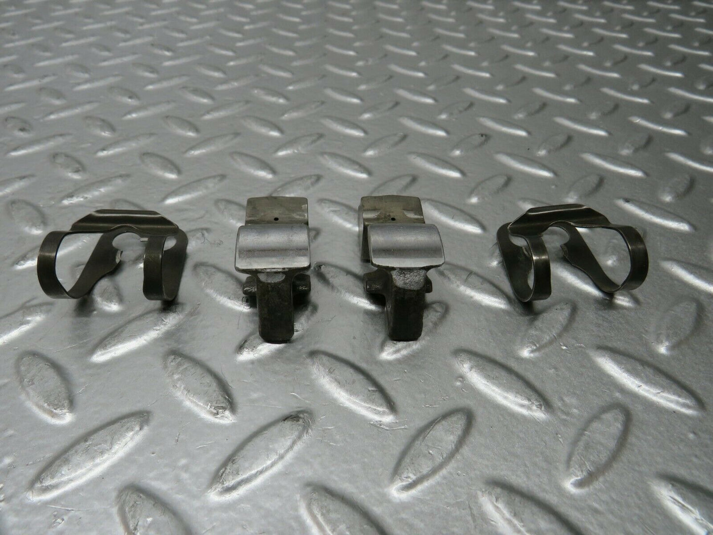 23571 Mercedes-Benz W114 280E Valve Rocker Arm With Retaining Spring