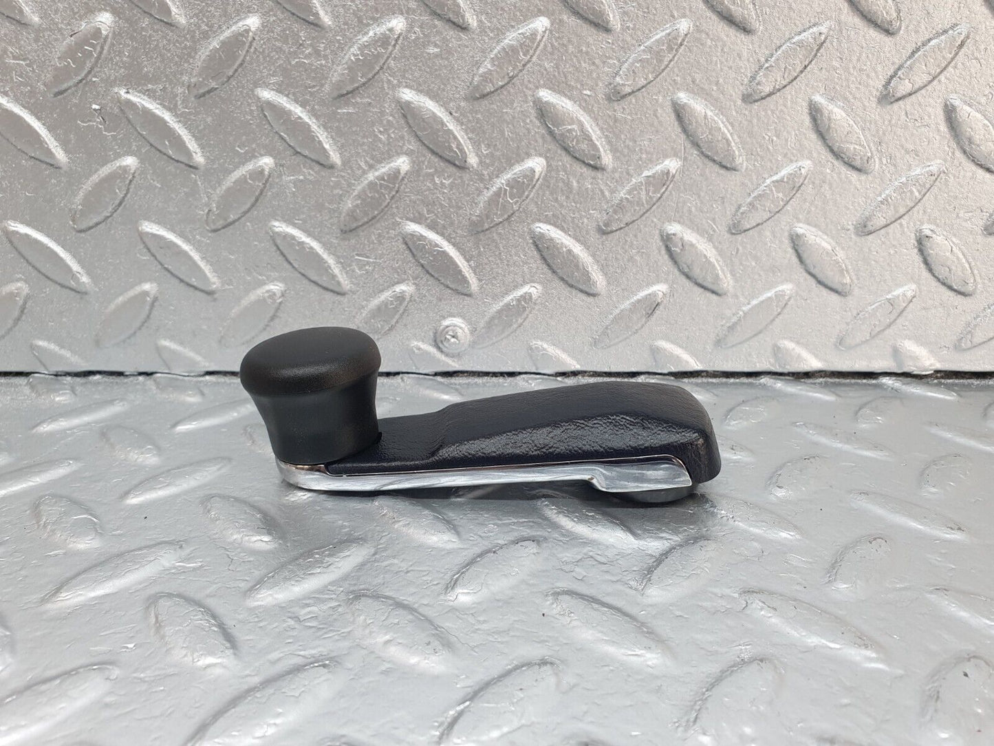 42894 Mercedes-Benz W201 190 2.0L Window Lifter Crank Handle Black