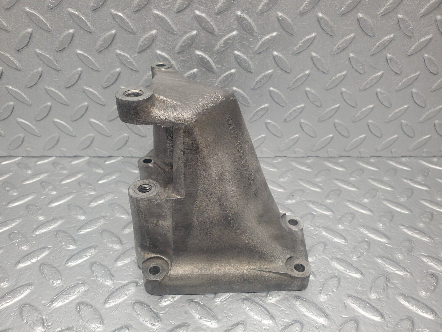 46036 Mercedes-Benz W126 420SE Alternator Generator Bracket 1171550735