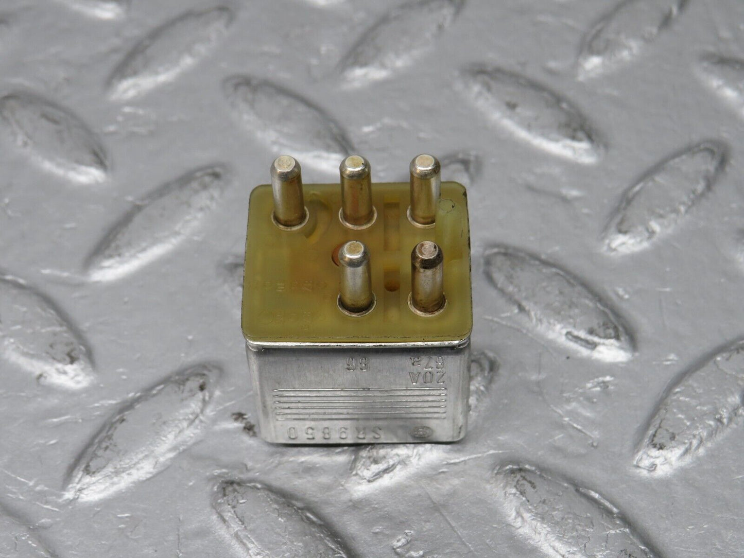 38536 Mercedes-Benz R129 280SL Coupe Multi Purpose Relay 0015420219