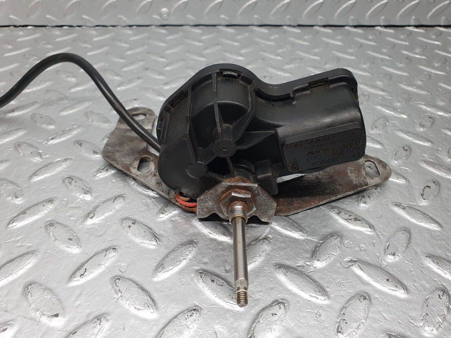 40950 Mercedes-Benz W126 300SE Right Headlight Wiper Motor 1268205242