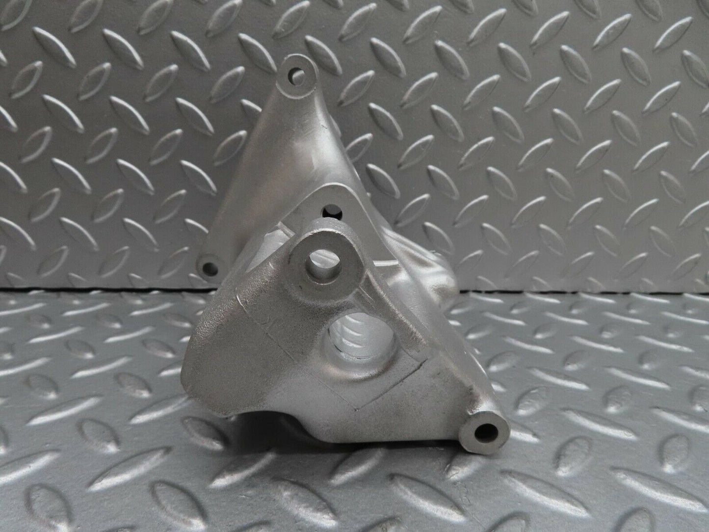 14362 Mercedes-Benz W116 350SE Alternator Generator Bracket 1161551135