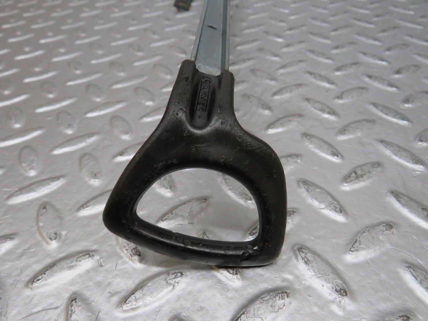 27011 Mercedes-Benz W123 240D Front Right Seat Sliding Adjust Handle