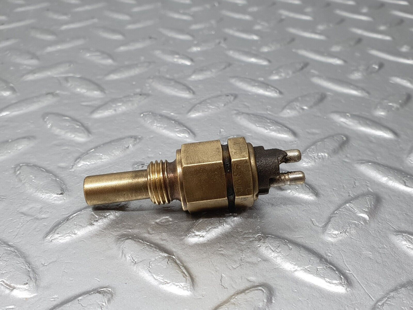 41340 Mercedes-Benz W114 280E Coolant Temperature Sensor VDO