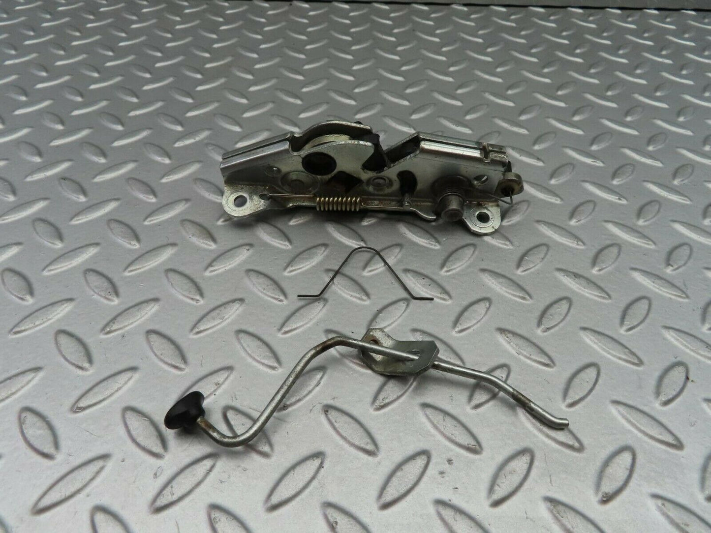 6735 Mercedes-Benz S124 E220 Wagon Rear Seat Bench Locking Mechanism Right