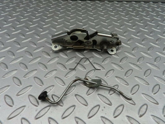 6735 Mercedes-Benz S124 E220 Wagon Rear Seat Bench Locking Mechanism Right