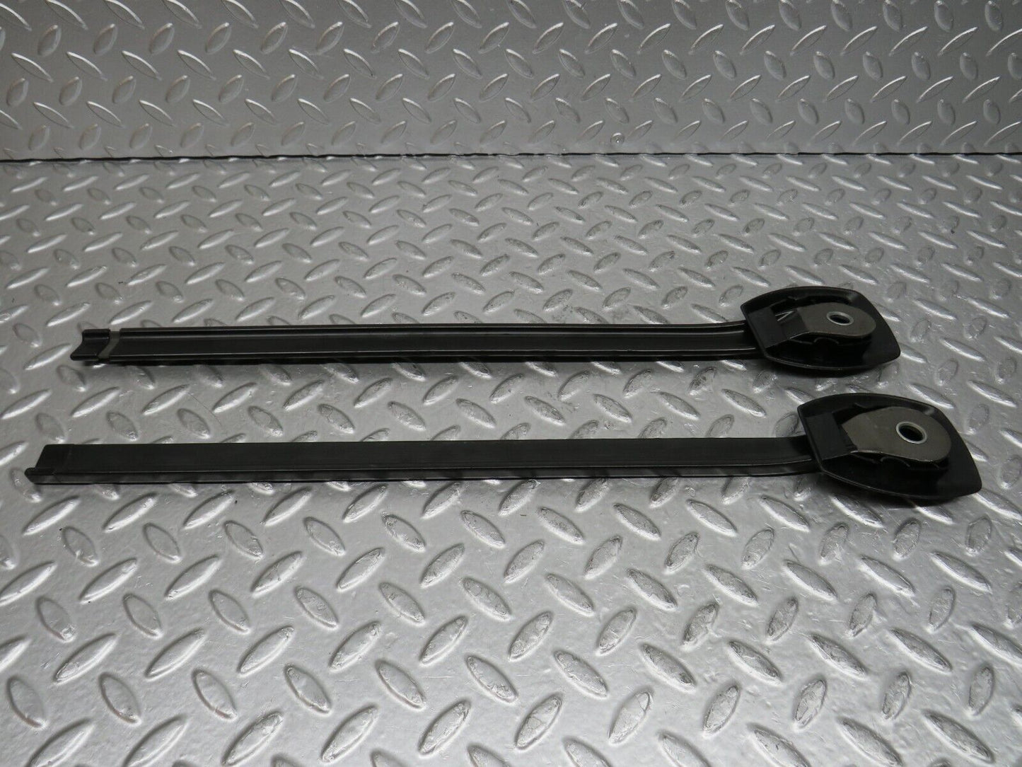 29401 Mercedes-Benz W124 230E Seat Belt Runner Pair 2019190920
