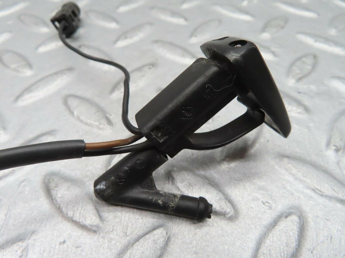 12006 Mercedes-Benz R129 300SL Coupe Windscreen Washer Nozzle