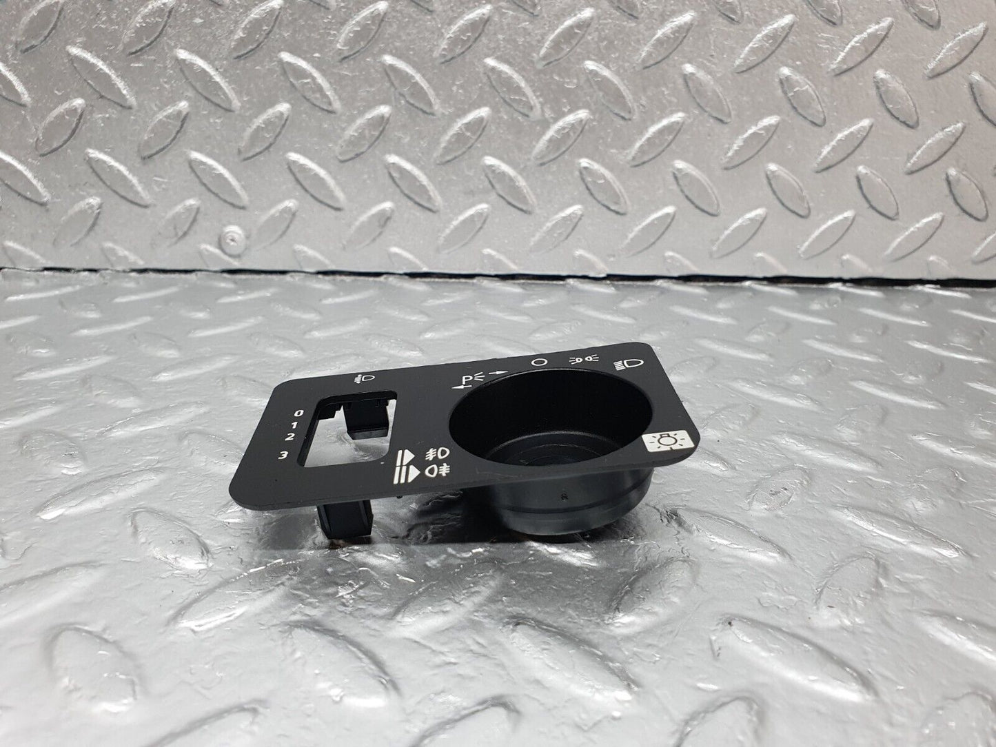 42938 Mercedes-Benz W201 190 Light Switch Trim Cover 2016890880